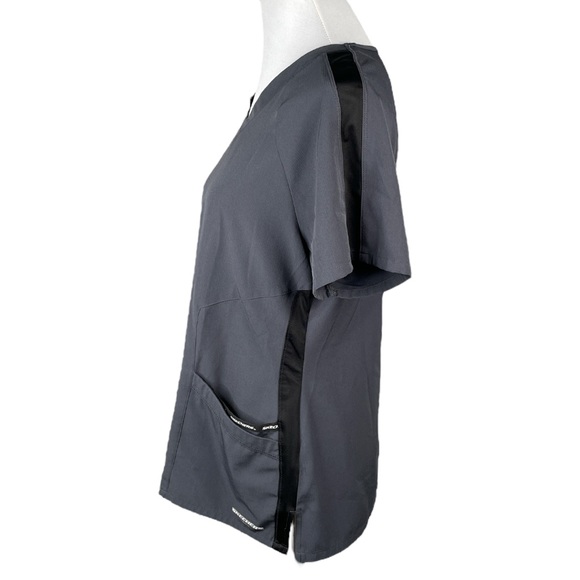 Sketchers by Barco V Neck Scrubs Top Gray Size Medium - Picture 2 of 8